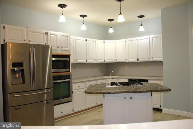 Building Photo - 88 Highpoint Dr