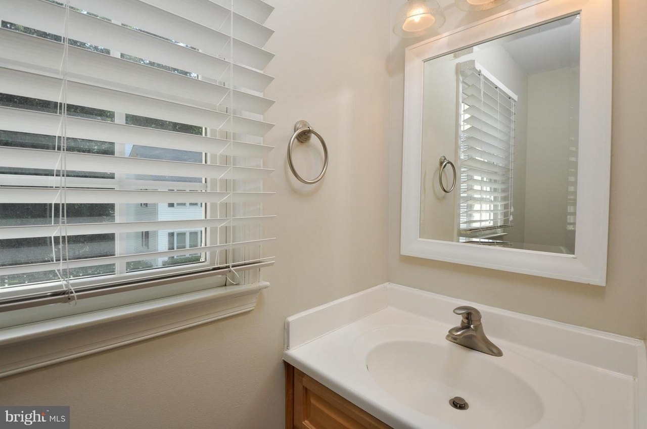 Building Photo - 10152 Marshall Pond Rd