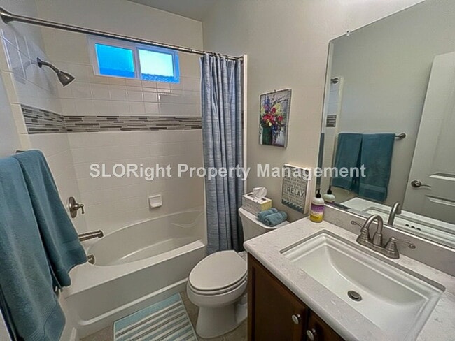 Building Photo - AVAILABLE AUGUST - Spacious Nipomo Home - 2 Bed + spacious den / 2 Bath