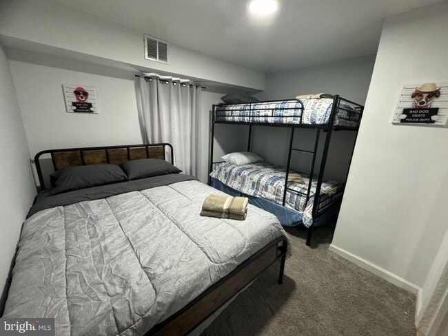 Building Photo - 510 67th Pl