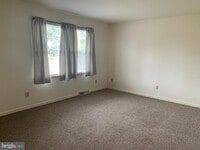 Building Photo - 207 N Linden Ave