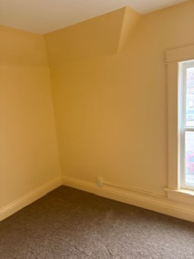 Building Photo - 3 BR house, garage, fenced yard