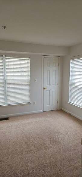 Building Photo - 12332 Rollys Ridge Ave