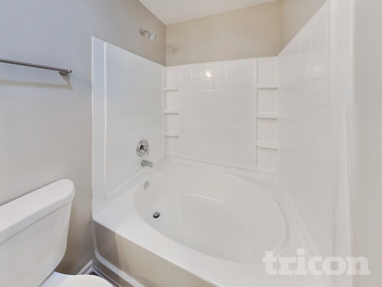 Building Photo - 6714 Waverhill Dr