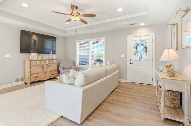 Building Photo - 7412 Oakley Dr