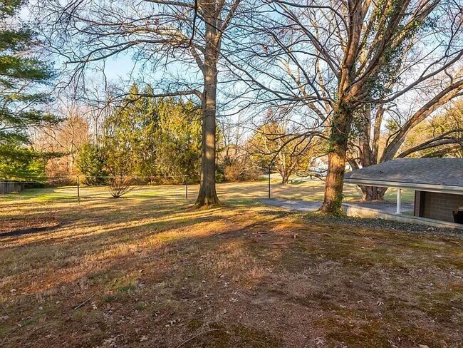 Building Photo - Complete Eastside Renovation - 4BR/4BA Large yard/Deck