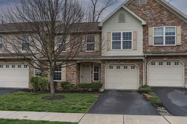Building Photo - Modern and Convenient Hershey/Harrisburg Suburb Townhouse