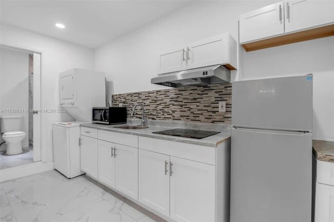 Building Photo - 15569 SW 138th Pl