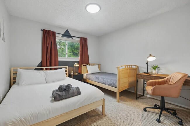 Building Photo - 5830 Jester Dr