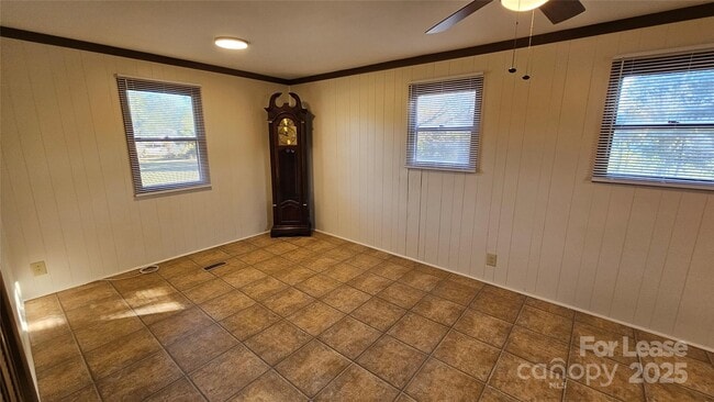 Building Photo - 5040 Pless Rd