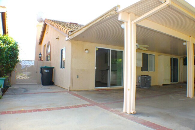 Building Photo - Beautiful Sun Lakes Country Club Home – 55+ Gated Community