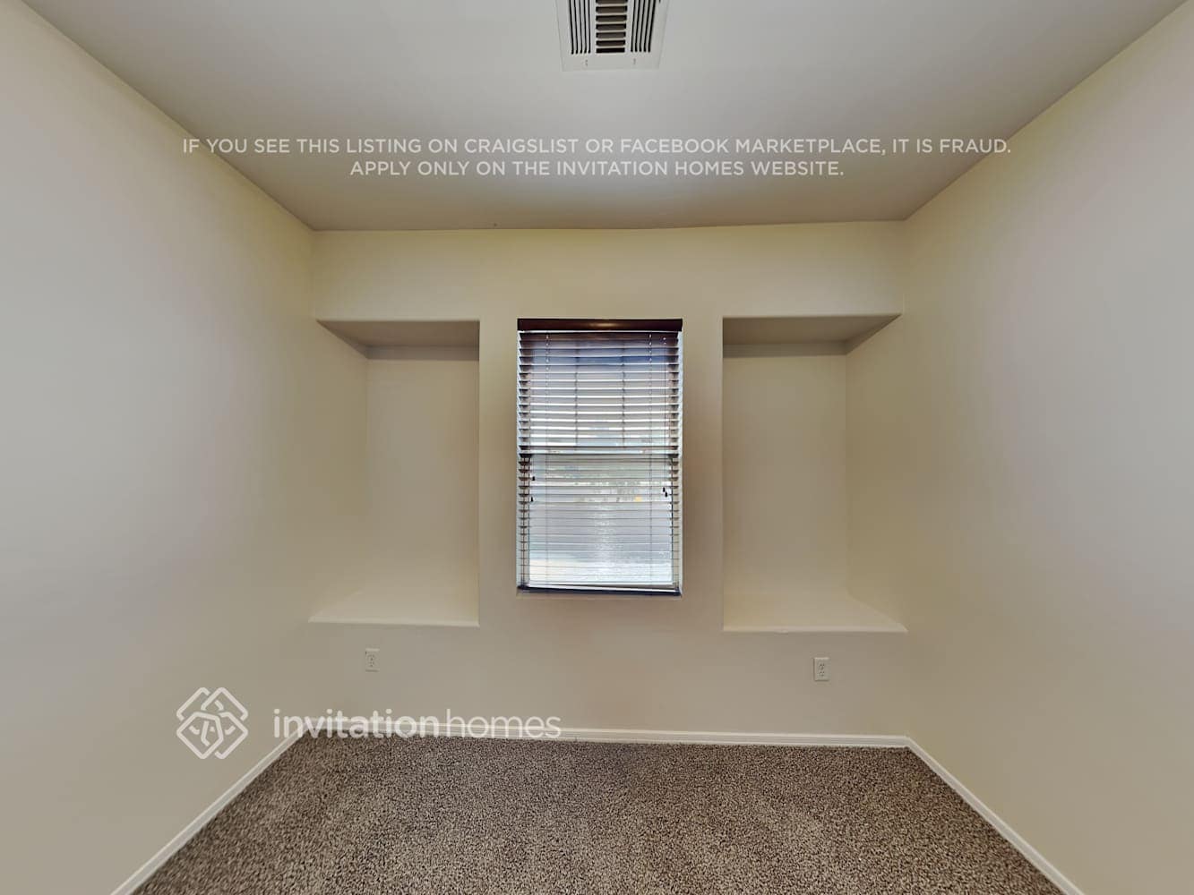 Building Photo - 1514 S Roadrunner Dr