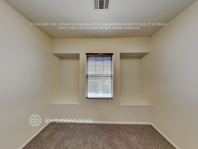 Building Photo - 1514 S Roadrunner Dr