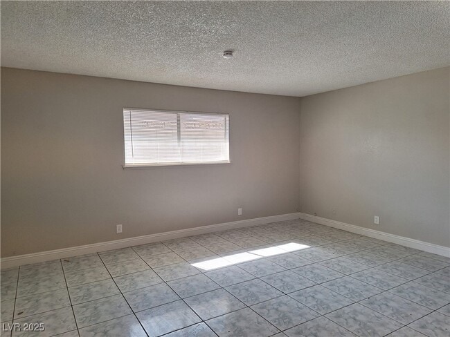 Building Photo - 4311 E El Esteban Way