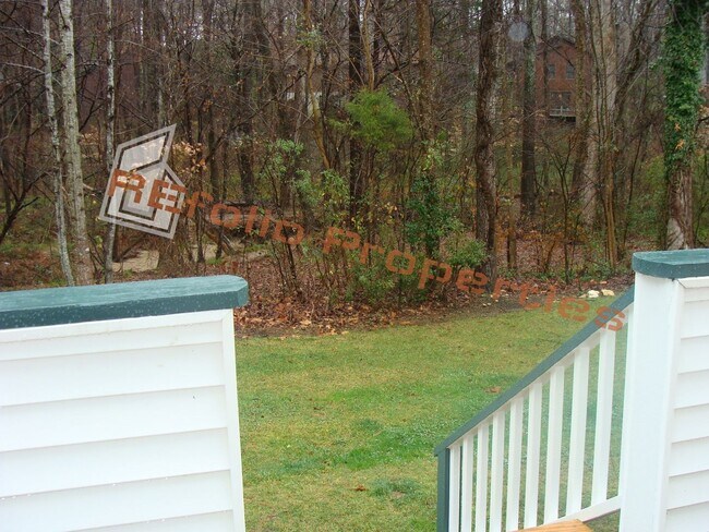 Building Photo - Charming 2-Story 2 BR Townhome @ Paxton To...
