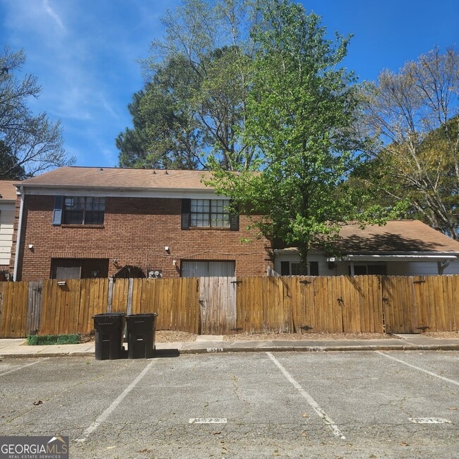 Building Photo - 6572 Sleepy Hollow Ln