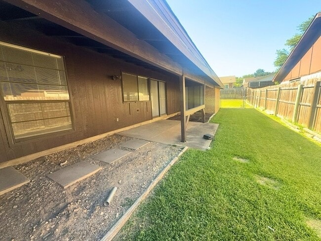 Building Photo - 1336 Burmeister Rd