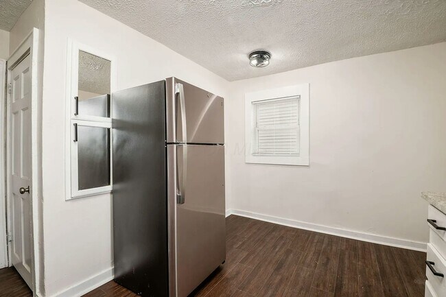 Building Photo - 1271-1273 N 6th St, Unit 1273