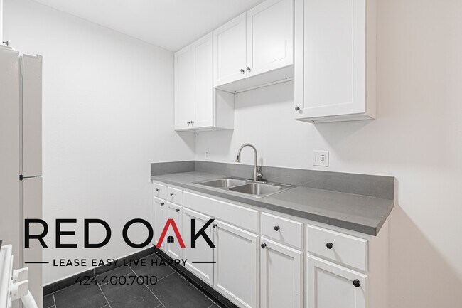 Building Photo - 4020 Midland St