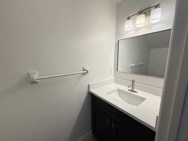 Building Photo - 2/1.5 Winter Springs Townhome with screen patio