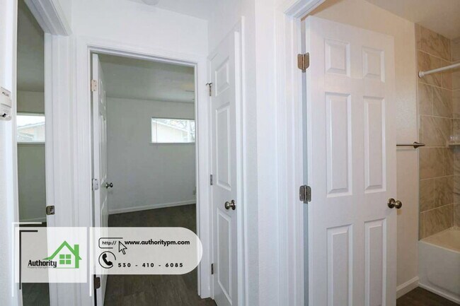 Building Photo - 2835 Reservoir Ln