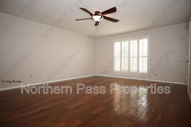 Building Photo - 4433 N Stanton St