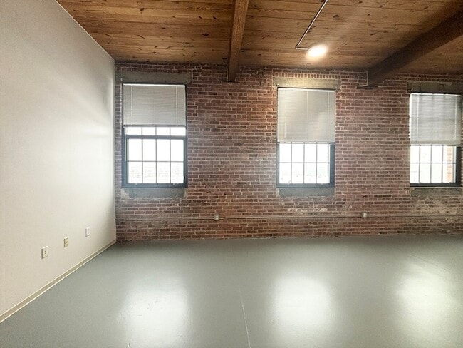 Building Photo - 88 Gerrish Ave