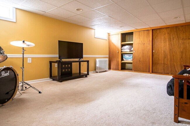 Building Photo - 149 Kready Ave