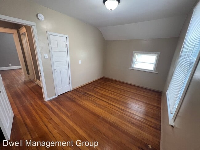 Building Photo - 4 br, 2 bath House - 401 9th St NE