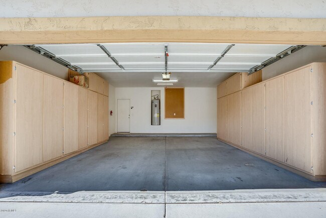 Building Photo - 17610 W Port Royale Ln