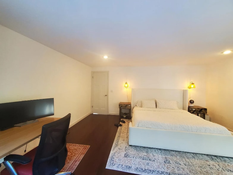 Building Photo - 5111 23rd Ave W