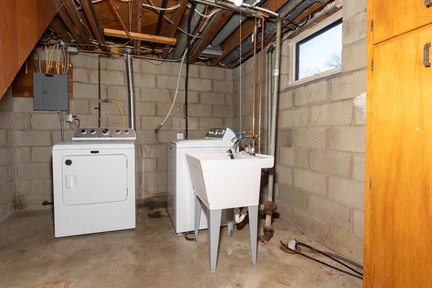 Building Photo - 3119 Sumter Ave S