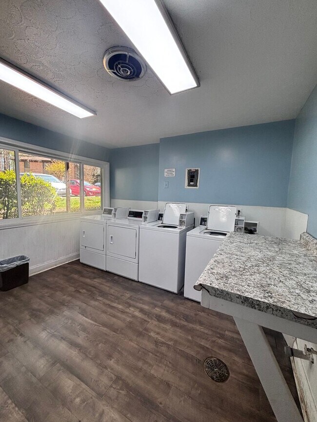 Building Photo - 326 Orchard Trace Ln