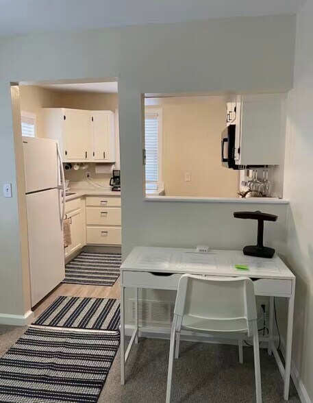 Building Photo - 213 S 7th St