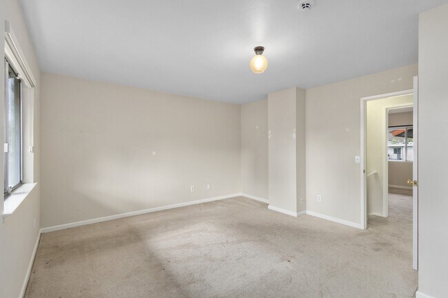 Building Photo - 3858 Maybelle Ave