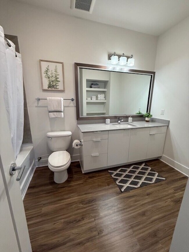 Building Photo - 1404 Lincoln Trace Cir