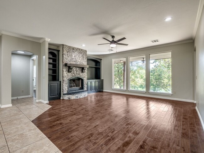 Building Photo - 8900 Belcaro Dr