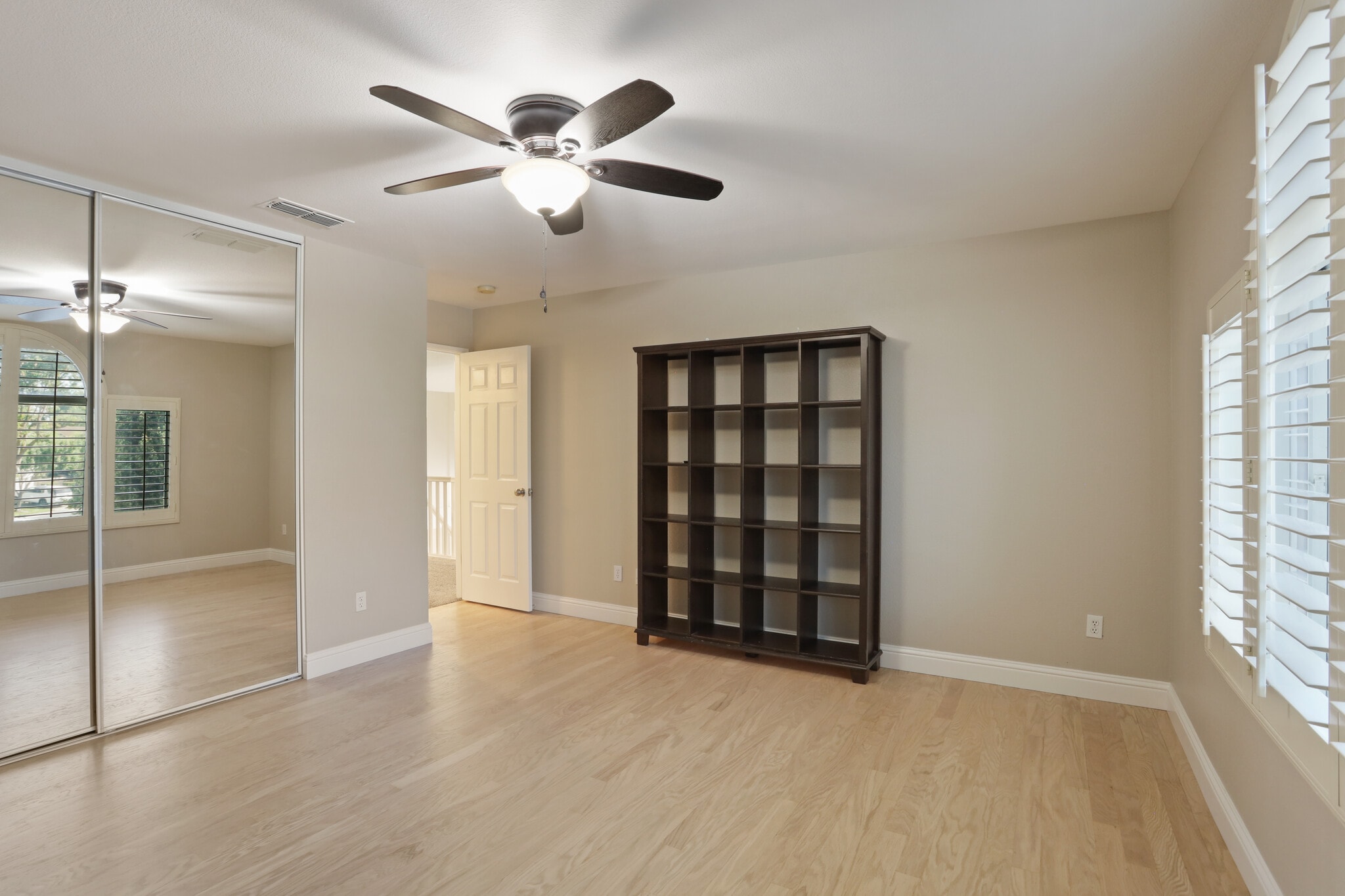 Room - 6687 Brook Falls Cir