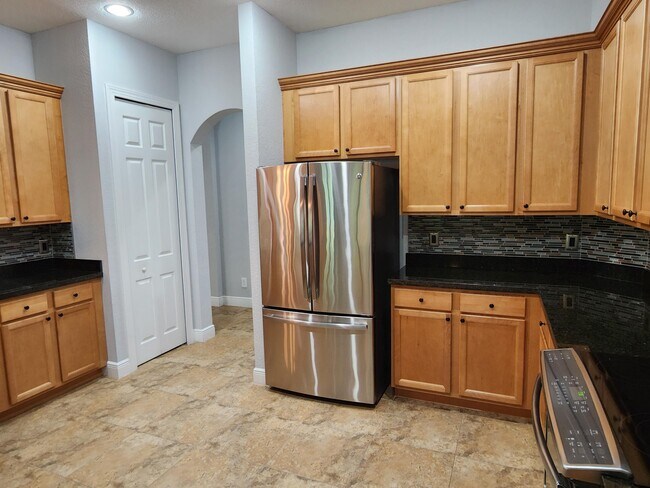 Building Photo - 2095 NW Diamond Creek Way