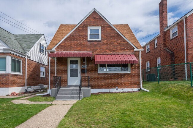 Building Photo - 826 Miller Ave