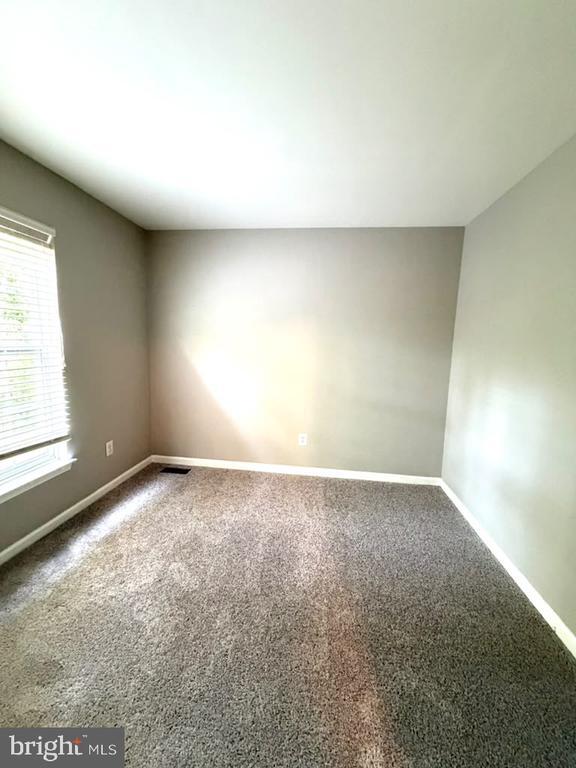 Building Photo - 43416 Sperrin Ct