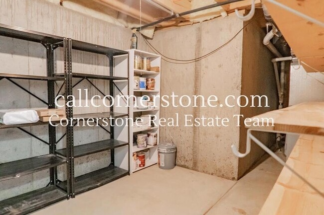 Building Photo - 630 Fernglen Ct