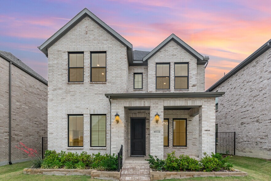Building Photo - 9558 Hedge St