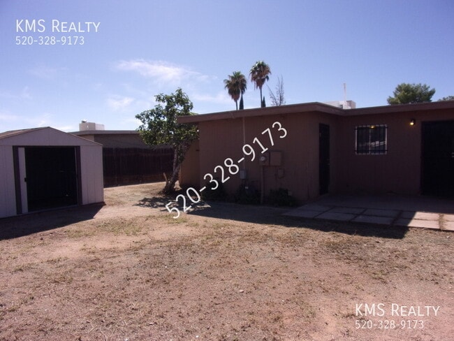 Building Photo - 6711 E Hawk Dr