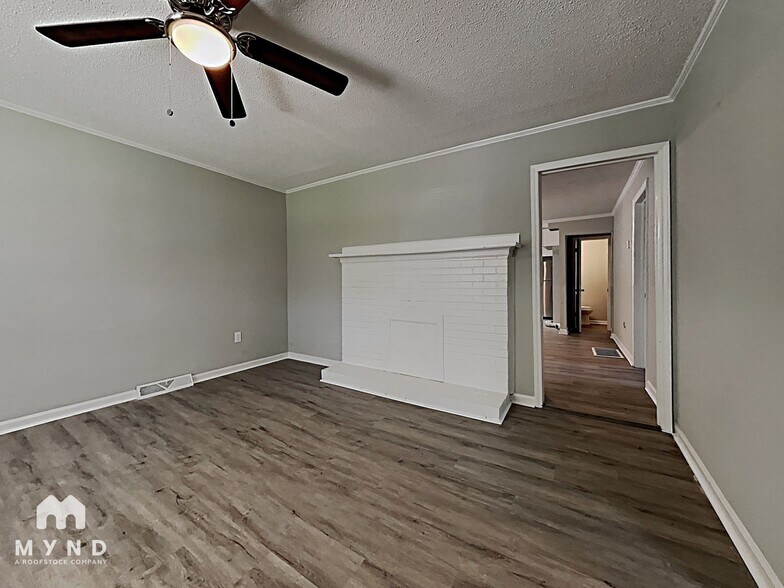 Building Photo - 1112 Pine St