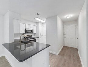 Building Photo - Lakeside Apartments