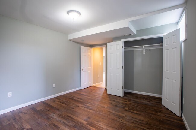 Building Photo - Lovely 2 BR/1 BA Condo in Columbia Heights!