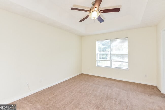 Building Photo - 3552 6 Oaks Ct