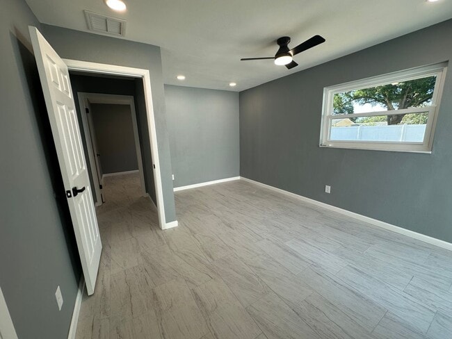 Building Photo - Completely Renovated Home
