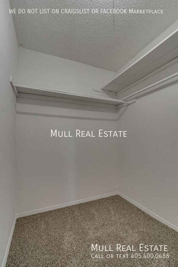 Building Photo - 913 NE 6th St